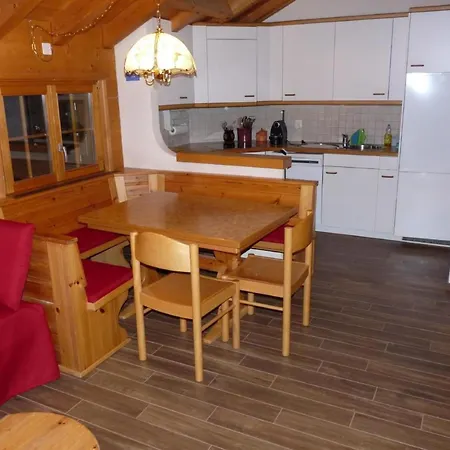 Kiefer By Interhome 公寓 格林德瓦