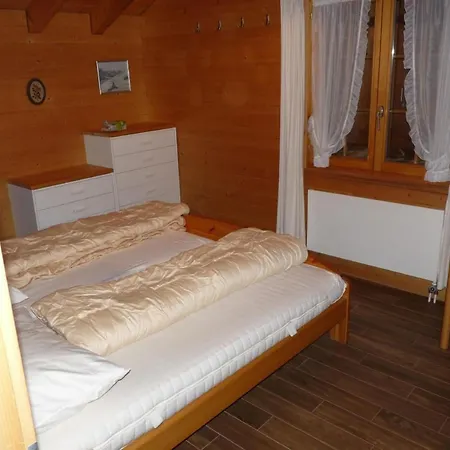 Kiefer By Interhome 格林德瓦