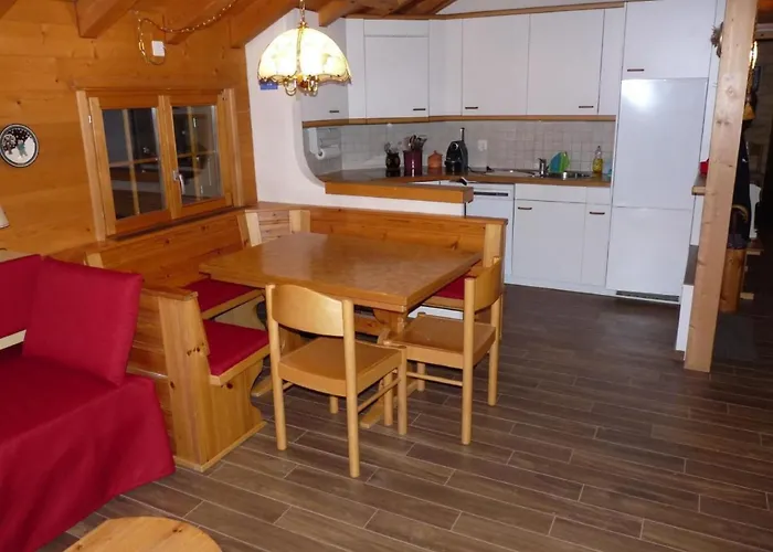 Kiefer By Interhome 公寓 格林德瓦